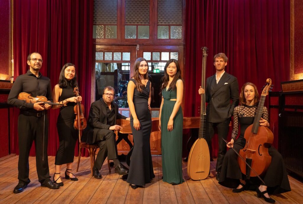 Ensemble Reina Lupa bron reinalupa