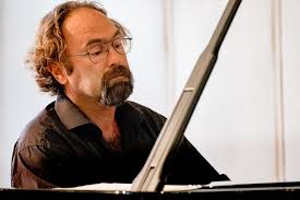 Jonathan Powell (piano)