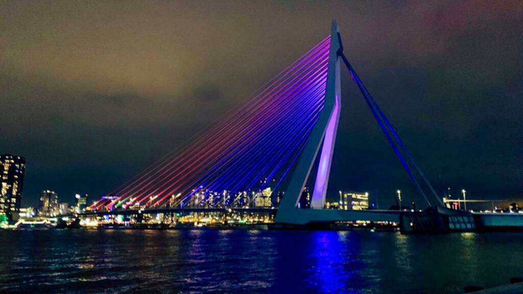 erasmusbrug_kleur