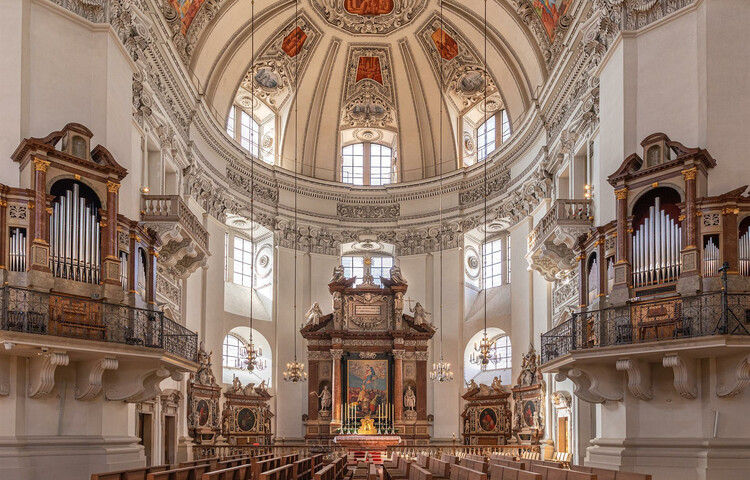 Salzburger Dom - Altar_10681117 bron Salzburg info