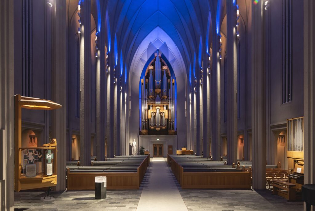 6820c817-5de9-498a-81ef-042bf232e976-casambi-awards-project-picture-2-hallgrimskirkja-02-2000x1335
