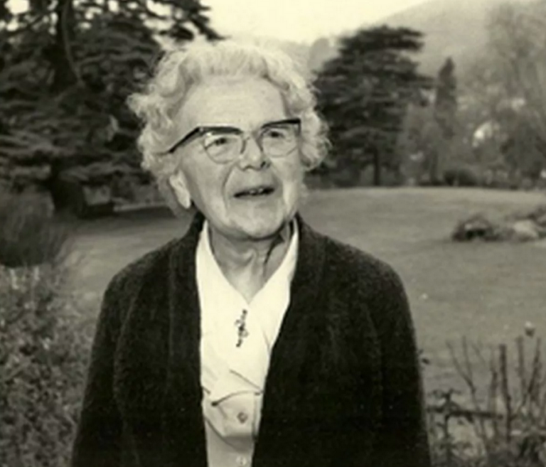 Dorothy Howell