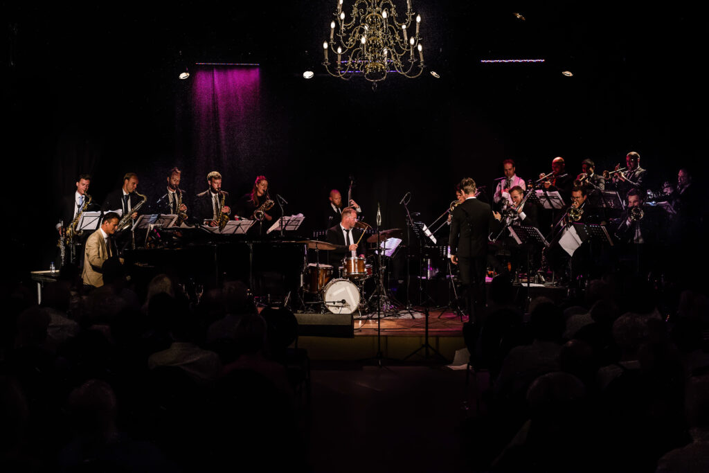 Peter Beets & the New Jazz Orchestra - afbeelding rechtenvrij - fotograaf Wim Roelsma