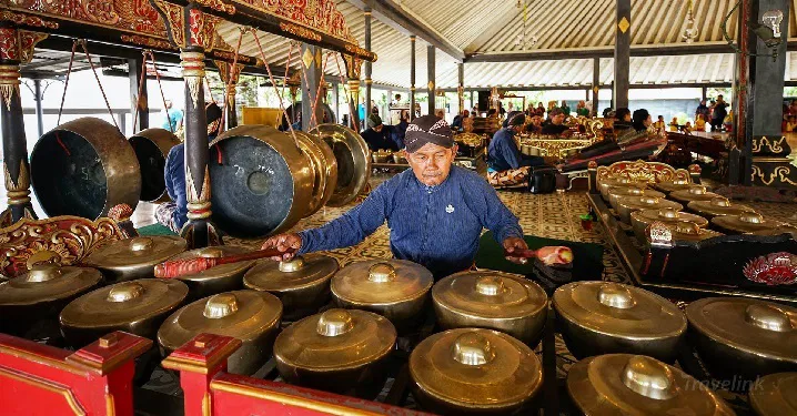 gamelan-jawa-feat
