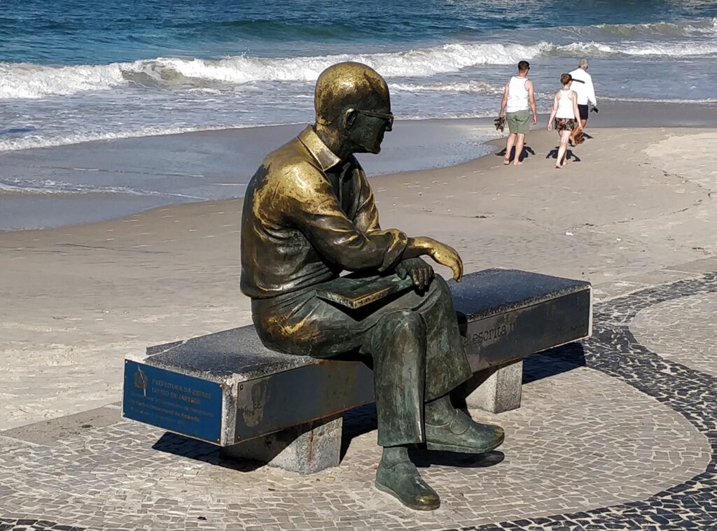 DrummondStatueCopacabana
